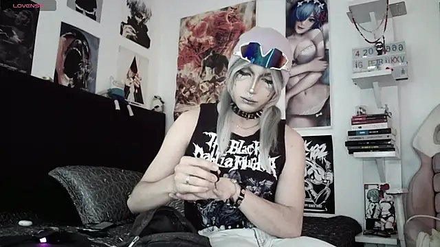 kiiler queen online show from May 4, 3:28 pm