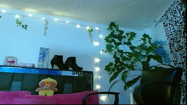 DULCE ZOE online show from February 3, 5:29 am